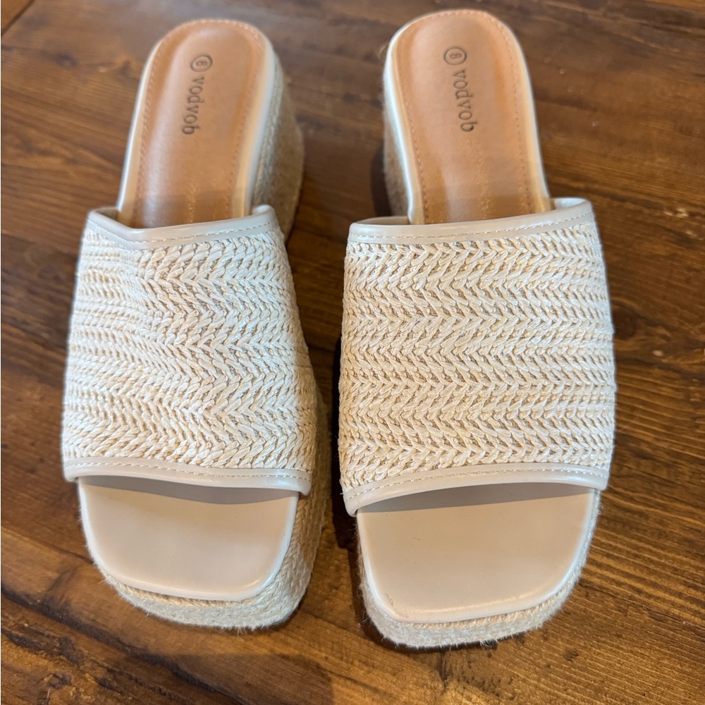 Vodvob Women's Cream Woven Platform Mules